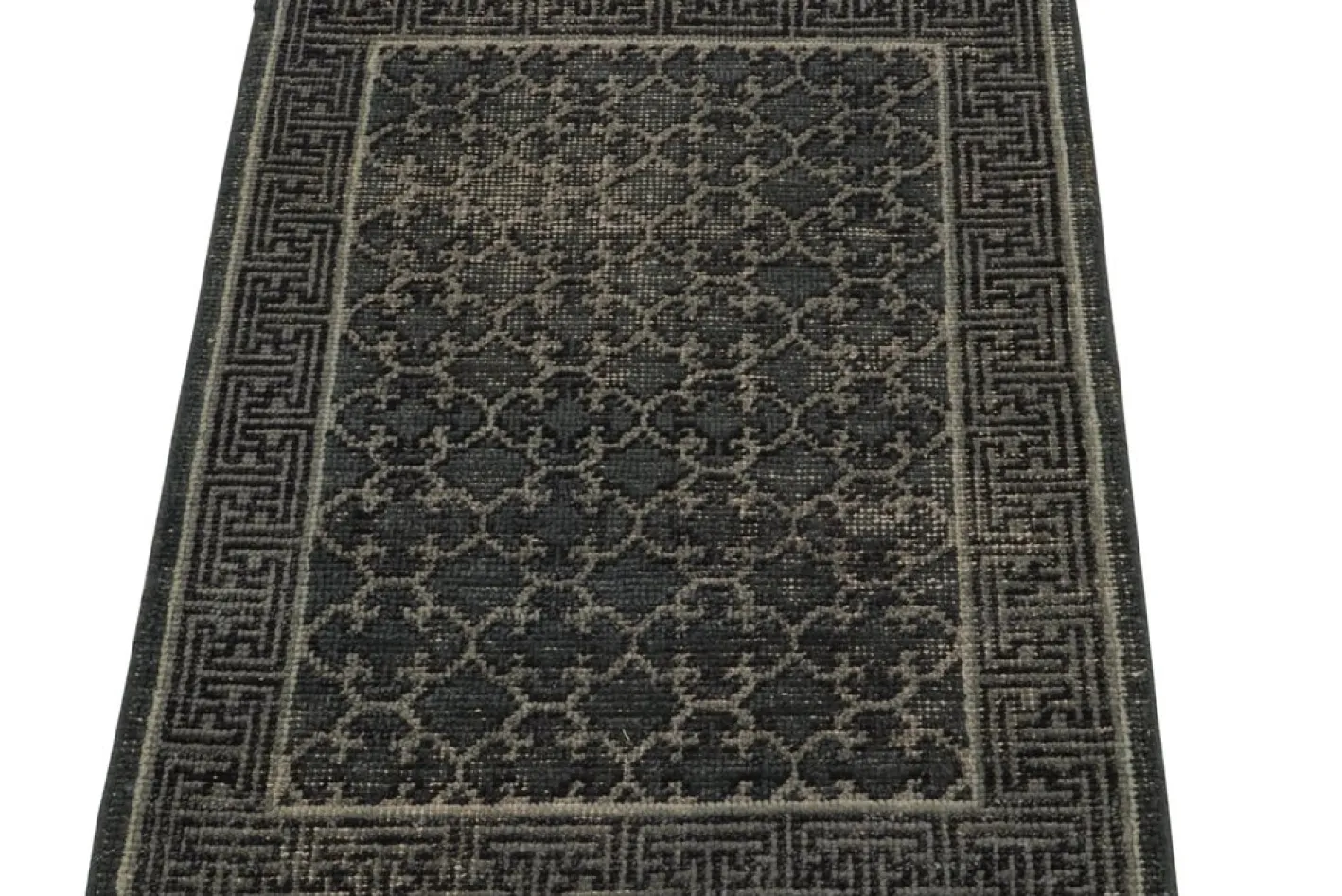 Abgenutzter Teppich im Khotan Stil mit Gittermuster in Blau & Grau von Rug&Kilim