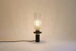 Alexandre Tischlampe aus Messing und Aluminium mit Kanneliertem Glas von Marine Breynaert