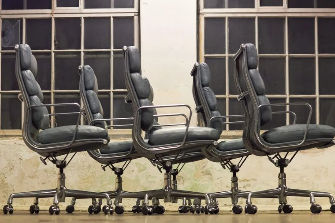 Aluminium Group Soft Pad Chair Modell EA437 von Eames