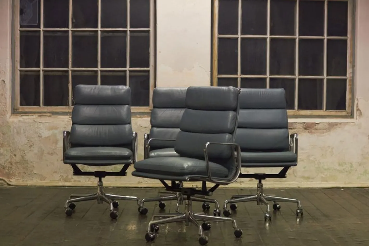 Aluminium Group Soft Pad Chair Modell EA437 von Eames