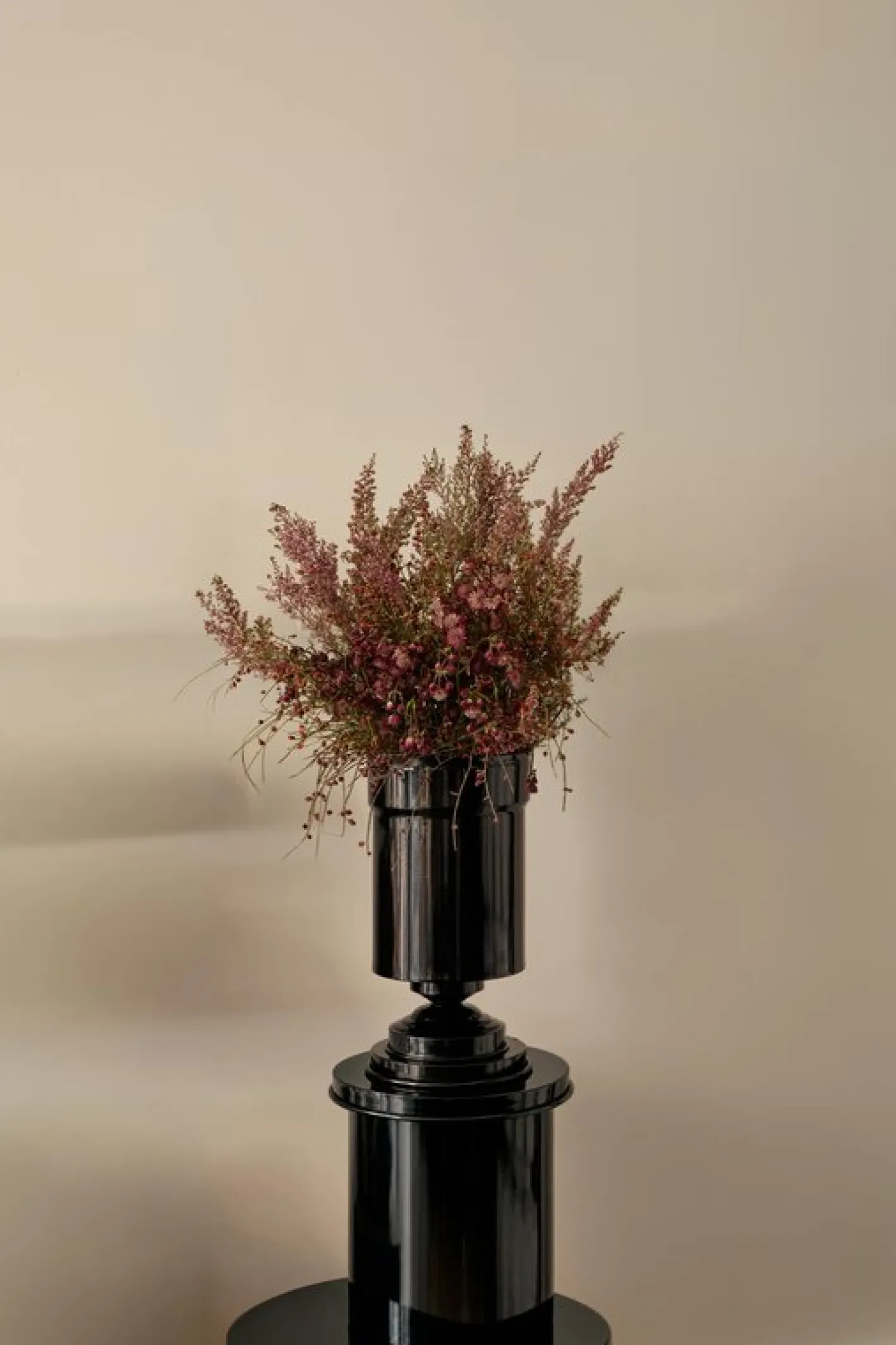 Amphora Maxi Vase aus hochglanzlackiertem Aluminium von Caspal