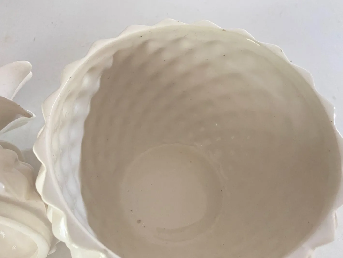 Ananas Eiskübel aus glasierter Keramik mit Deckel, 20. Jh.