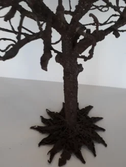 Anonyme, brutalistische Baumskulptur, 1980er, Eisen
