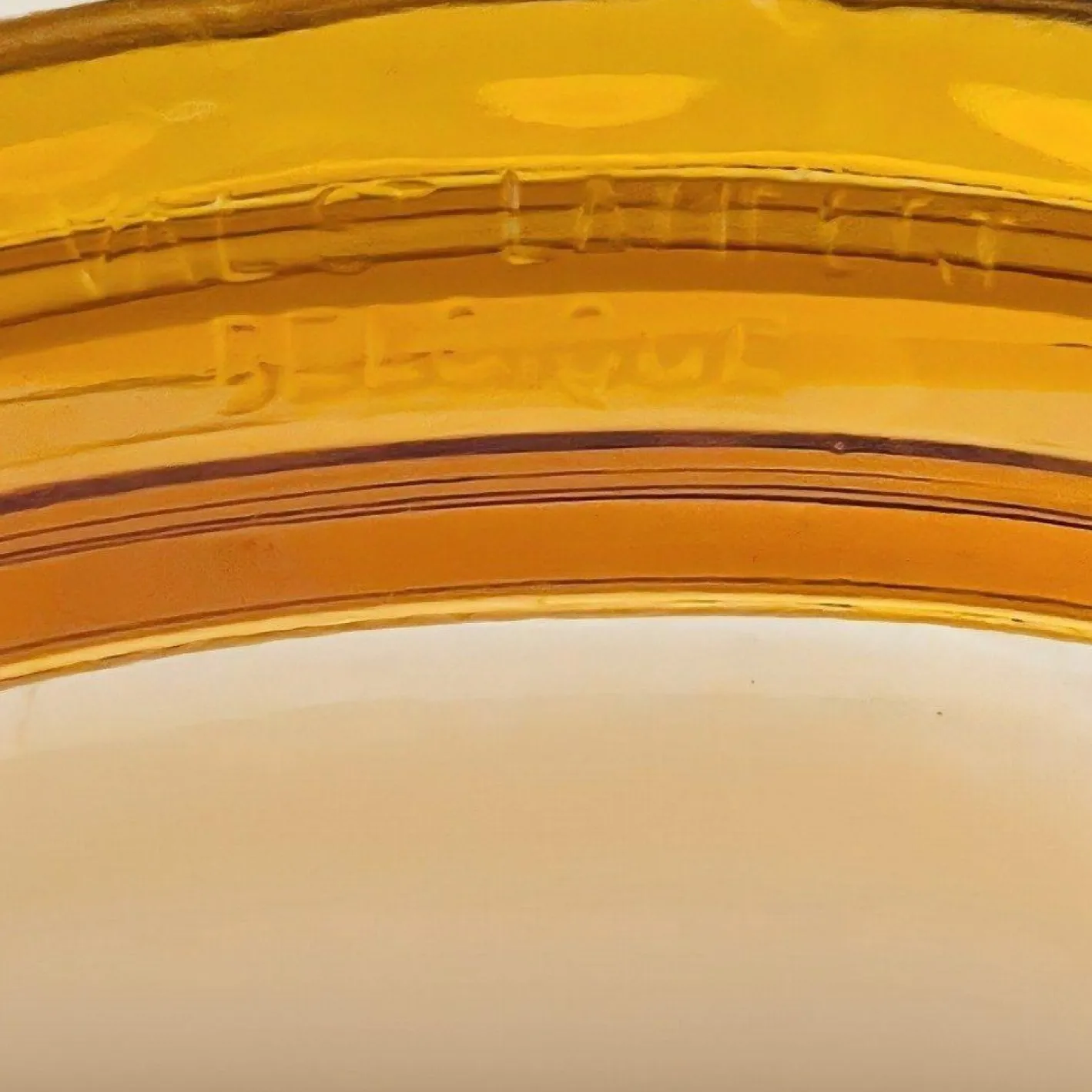 Antike Art Deco Obstschale aus bernsteinfarbenem Glas von Val Saint Lambert, 1930er