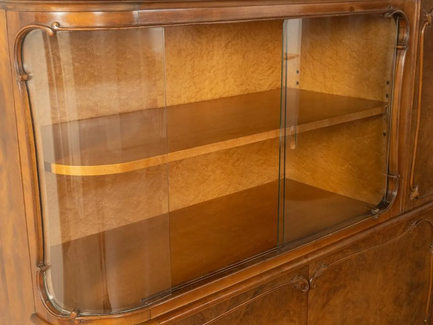Antike Art Deco Vitrine, 1930er