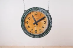 Antike Bahnhofs-Wanduhr von Brillie, 1920er