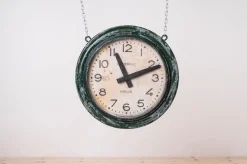 Antike Bahnhofs-Wanduhr von Brillie, 1920er