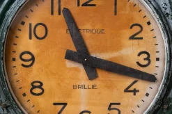 Antike Bahnhofs-Wanduhr von Brillie, 1920er