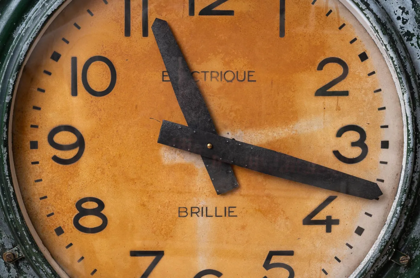 Antike Bahnhofs-Wanduhr von Brillie, 1920er