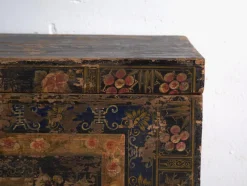 Antike bemalte Truhe aus Kiefernholz, China, 1900
