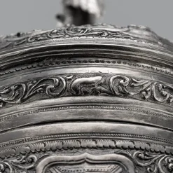 Antike burmesische Betel Box aus Silber auf Ständer, Rangeun, 1890