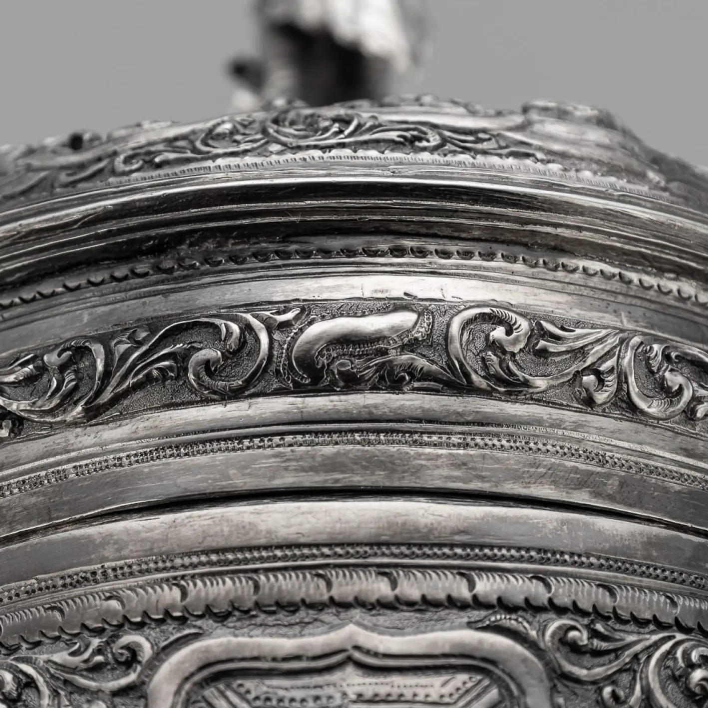 Antike burmesische Betel Box aus Silber auf Ständer, Rangeun, 1890