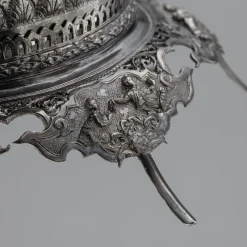 Antike burmesische Betel Box aus Silber auf Ständer, Rangeun, 1890