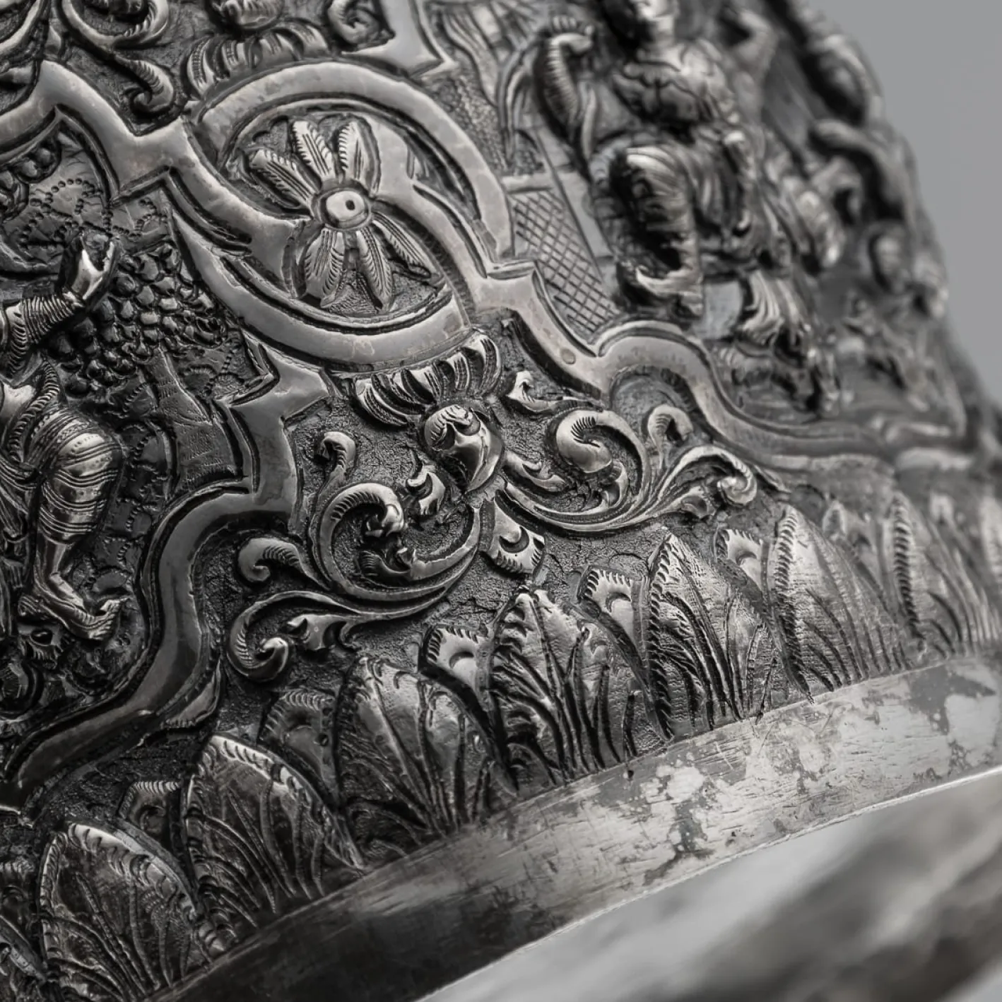 Antike burmesische Betel Box aus Silber auf Ständer, Rangeun, 1890