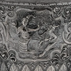 Antike burmesische Betel Box aus Silber auf Ständer, Rangeun, 1890