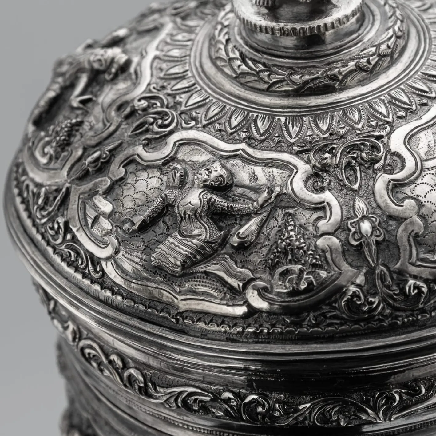 Antike burmesische Betel Box aus Silber auf Ständer, Rangeun, 1890