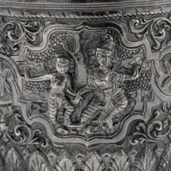 Antike burmesische Betel Box aus Silber auf Ständer, Rangeun, 1890