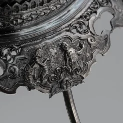 Antike burmesische Betel Box aus Silber auf Ständer, Rangeun, 1890