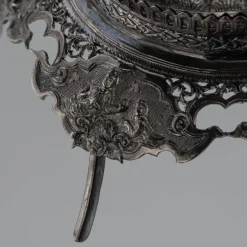 Antike burmesische Betel Box aus Silber auf Ständer, Rangeun, 1890