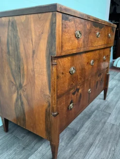 Antike deutsche Biedermeier Kommode aus Nussholz, 19. Jh
