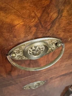 Antike deutsche Biedermeier Kommode aus Nussholz, 19. Jh
