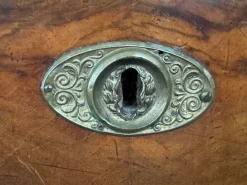 Antike deutsche Biedermeier Kommode aus Nussholz, 19. Jh