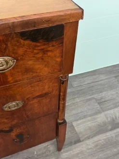 Antike deutsche Biedermeier Kommode aus Nussholz, 19. Jh
