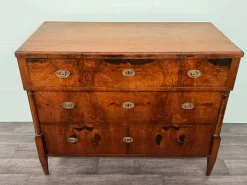 Antike deutsche Biedermeier Kommode aus Nussholz, 19. Jh