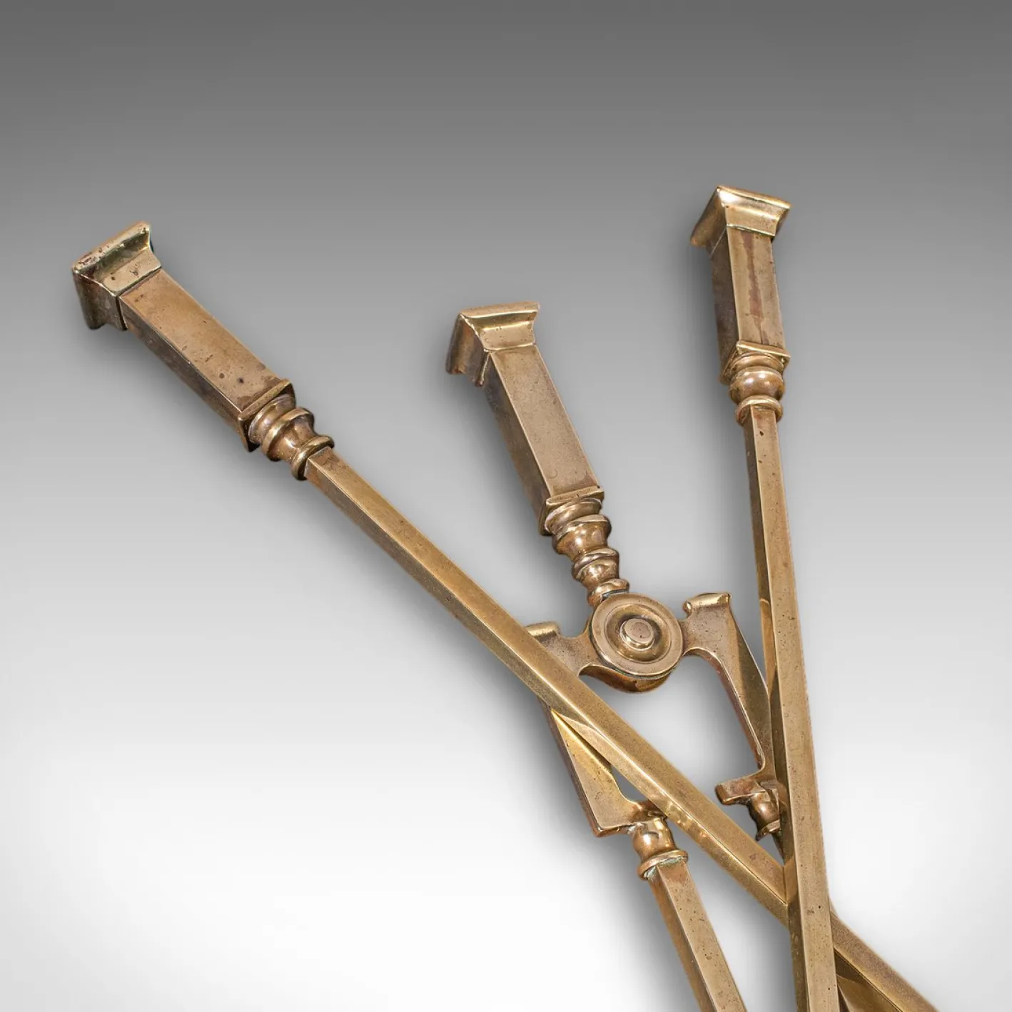 Antike englische Kaminbesteck aus Messing im viktorianischen Stil, 1900er, 3er Set