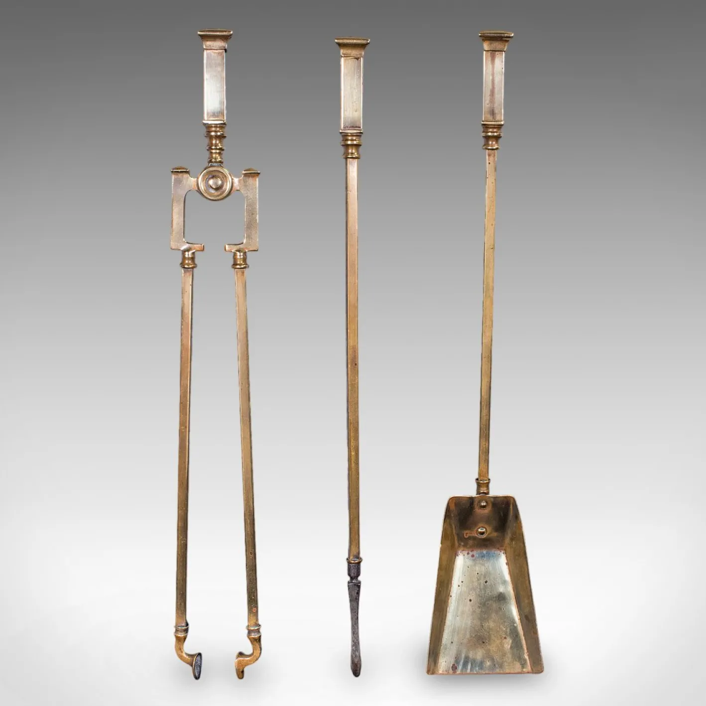 Antike englische Kaminbesteck aus Messing im viktorianischen Stil, 1900er, 3er Set