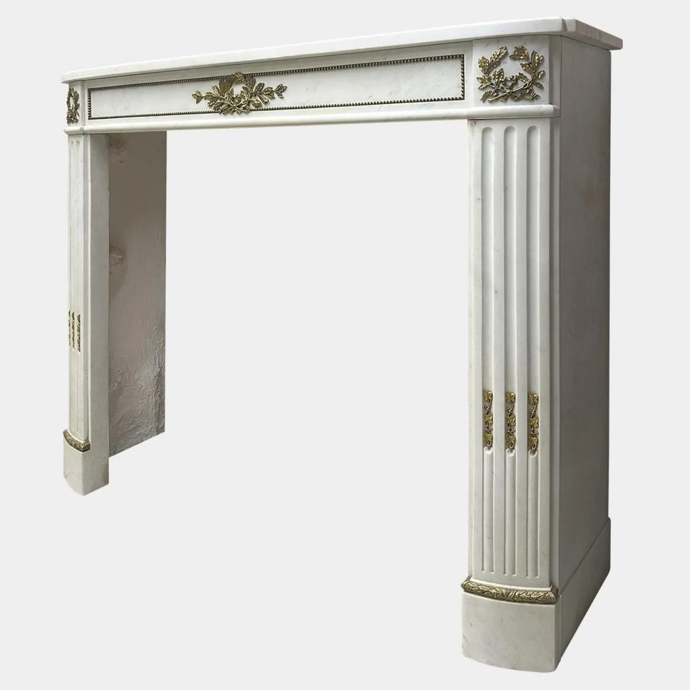 Antike französische Empire Statuen aus weißem Marmor & Ormolu Kaminsims, 1815