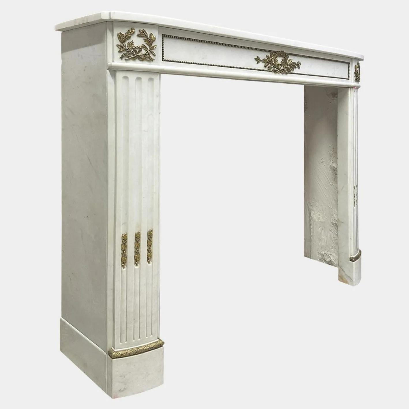 Antike französische Empire Statuen aus weißem Marmor & Ormolu Kaminsims, 1815