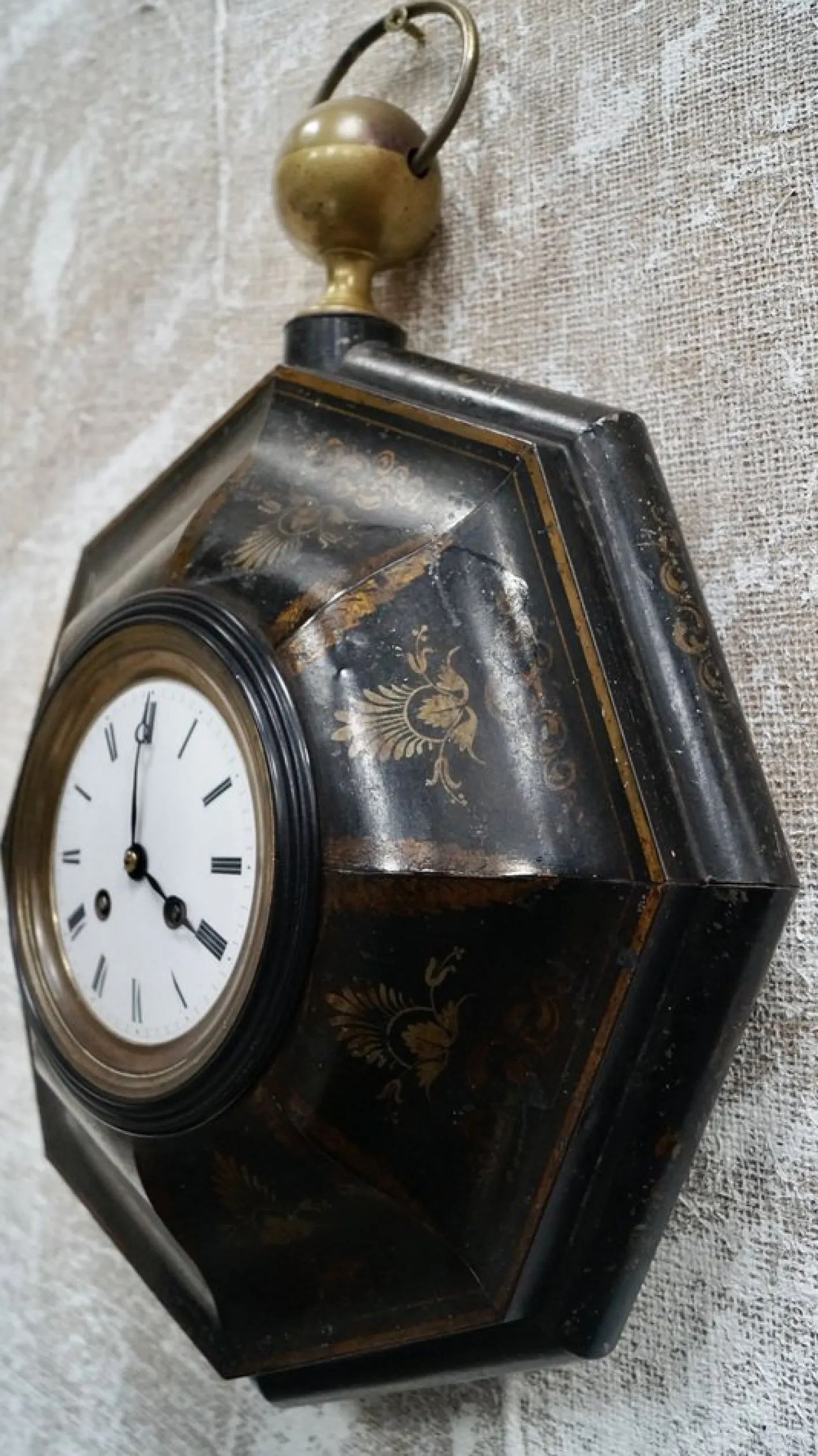 Antike französische Wanduhr von Tolewear, 1850er