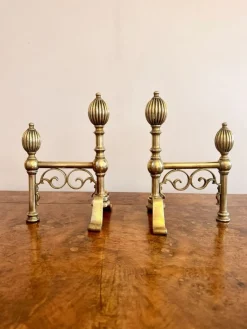 Antike georgische Feuerhunde aus Messing, 1800, 2er Set