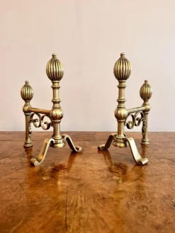 Antike georgische Feuerhunde aus Messing, 1800, 2er Set