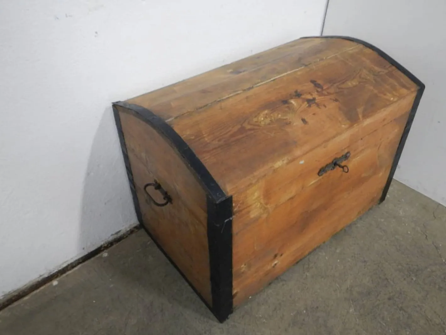 Antike Holztruhe