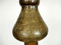 Antike islamische Syrien Stehlampe aus Messing mit handbemaltem Kamelleder Lampenschirm, 1930er