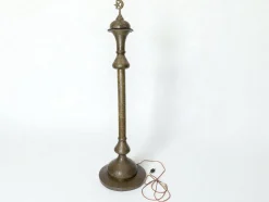 Antike islamische Syrien Stehlampe aus Messing mit handbemaltem Kamelleder Lampenschirm, 1930er