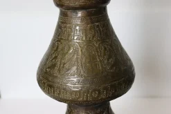 Antike islamische Syrien Stehlampe aus Messing mit handbemaltem Kamelleder Lampenschirm, 1930er