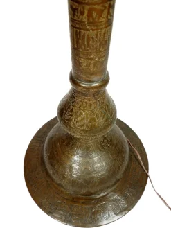 Antike islamische Syrien Stehlampe aus Messing mit handbemaltem Kamelleder Lampenschirm, 1930er