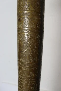 Antike islamische Syrien Stehlampe aus Messing mit handbemaltem Kamelleder Lampenschirm, 1930er