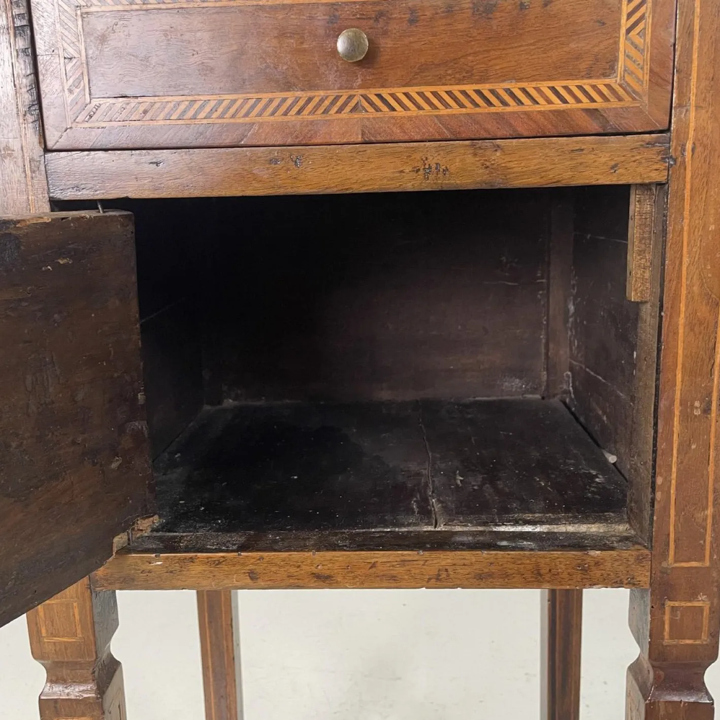 Antike italienische Nachttische aus Holz mit floralen Intarsien, 1750er, 2er Set