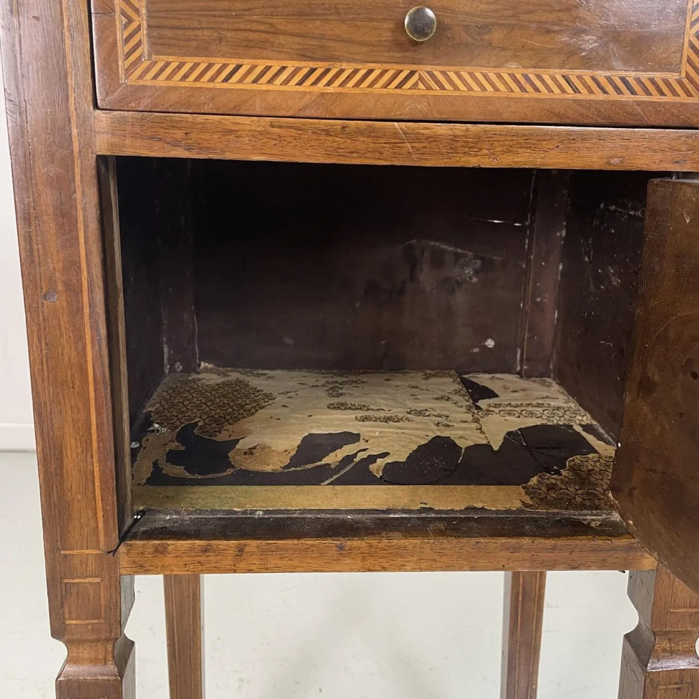 Antike italienische Nachttische aus Holz mit floralen Intarsien, 1750er, 2er Set