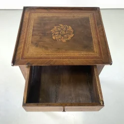 Antike italienische Nachttische aus Holz mit floralen Intarsien, 1750er, 2er Set