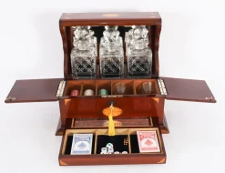 Antike Karaffe Tantalus und Spiele aus Satinholz mit drei Schliffen, 1890er, 6 . Set