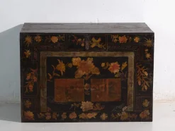 Antike lackierte Truhe aus Kiefernholz, China, 1900