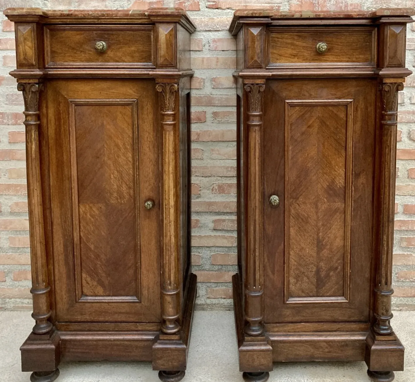 Antike Louis XVI Nachttische mit roter Marmorplatte, 1890er, 2er Set