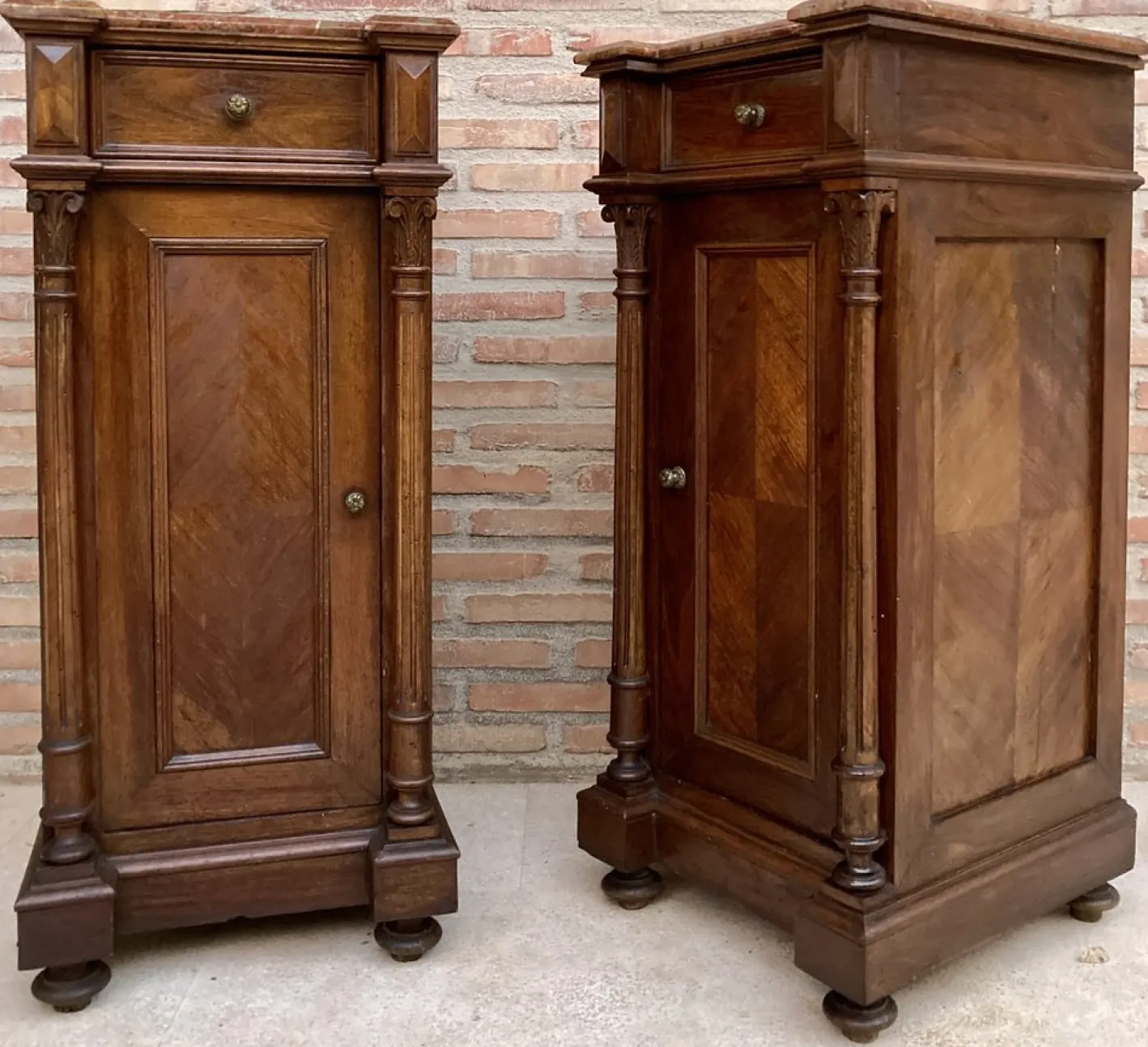 Antike Louis XVI Nachttische mit roter Marmorplatte, 1890er, 2er Set