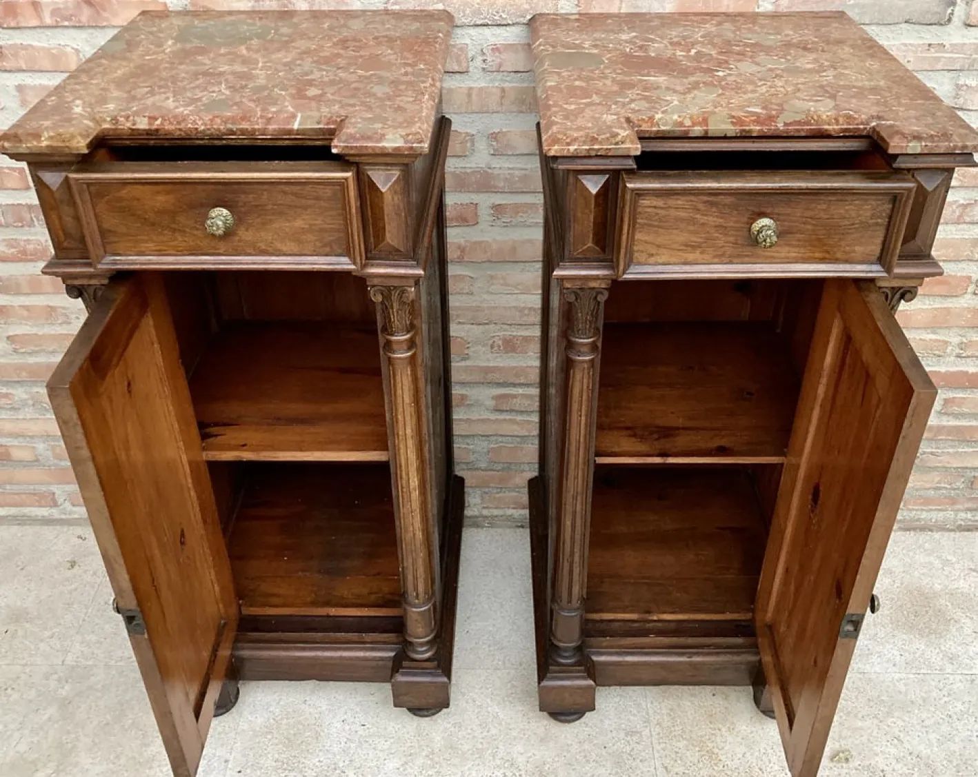Antike Louis XVI Nachttische mit roter Marmorplatte, 1890er, 2er Set