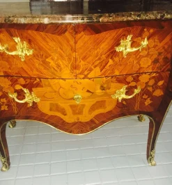 Antike Louis XV Marketerie Kommode